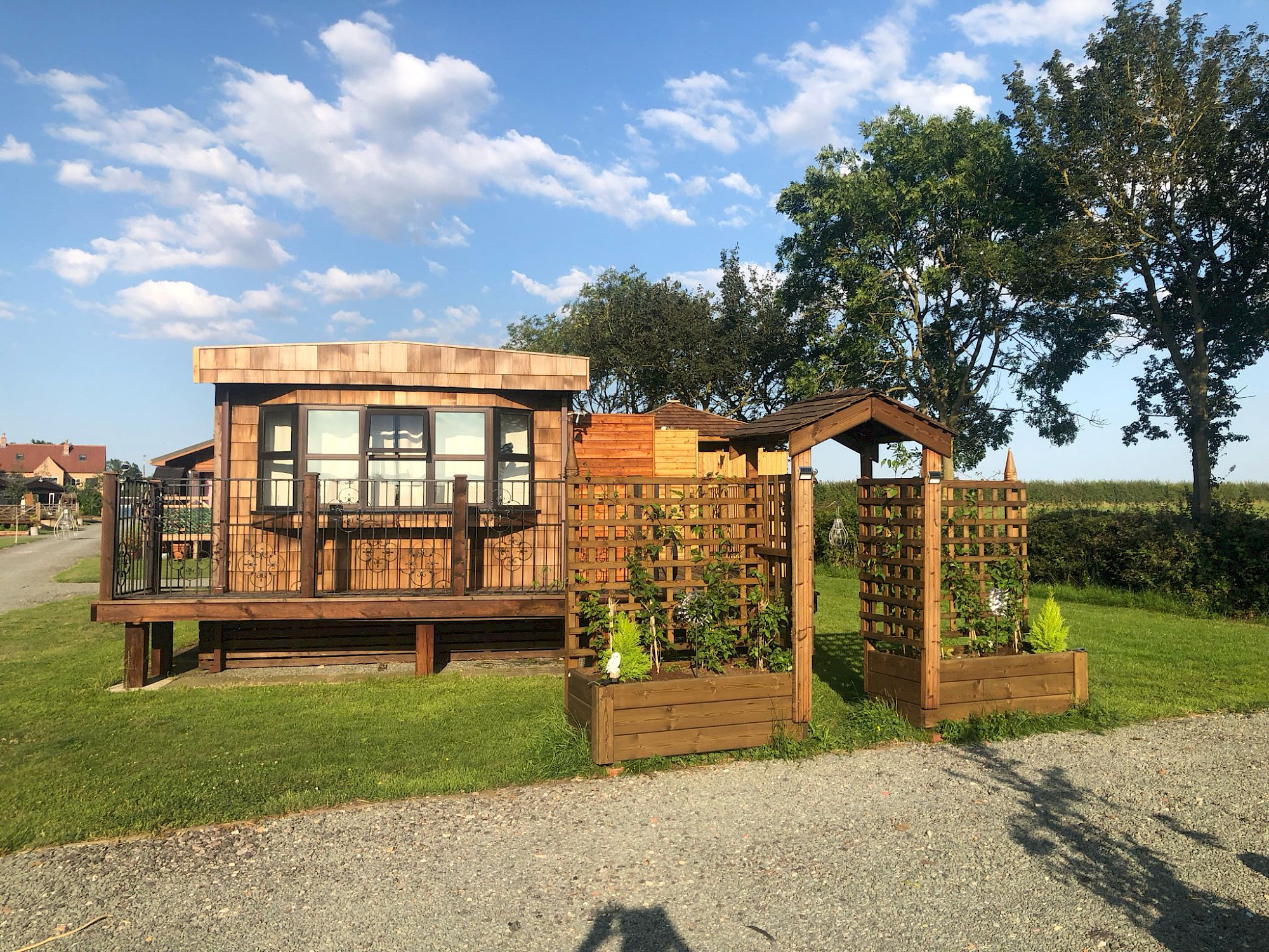 Couple's Lodge with hot tub