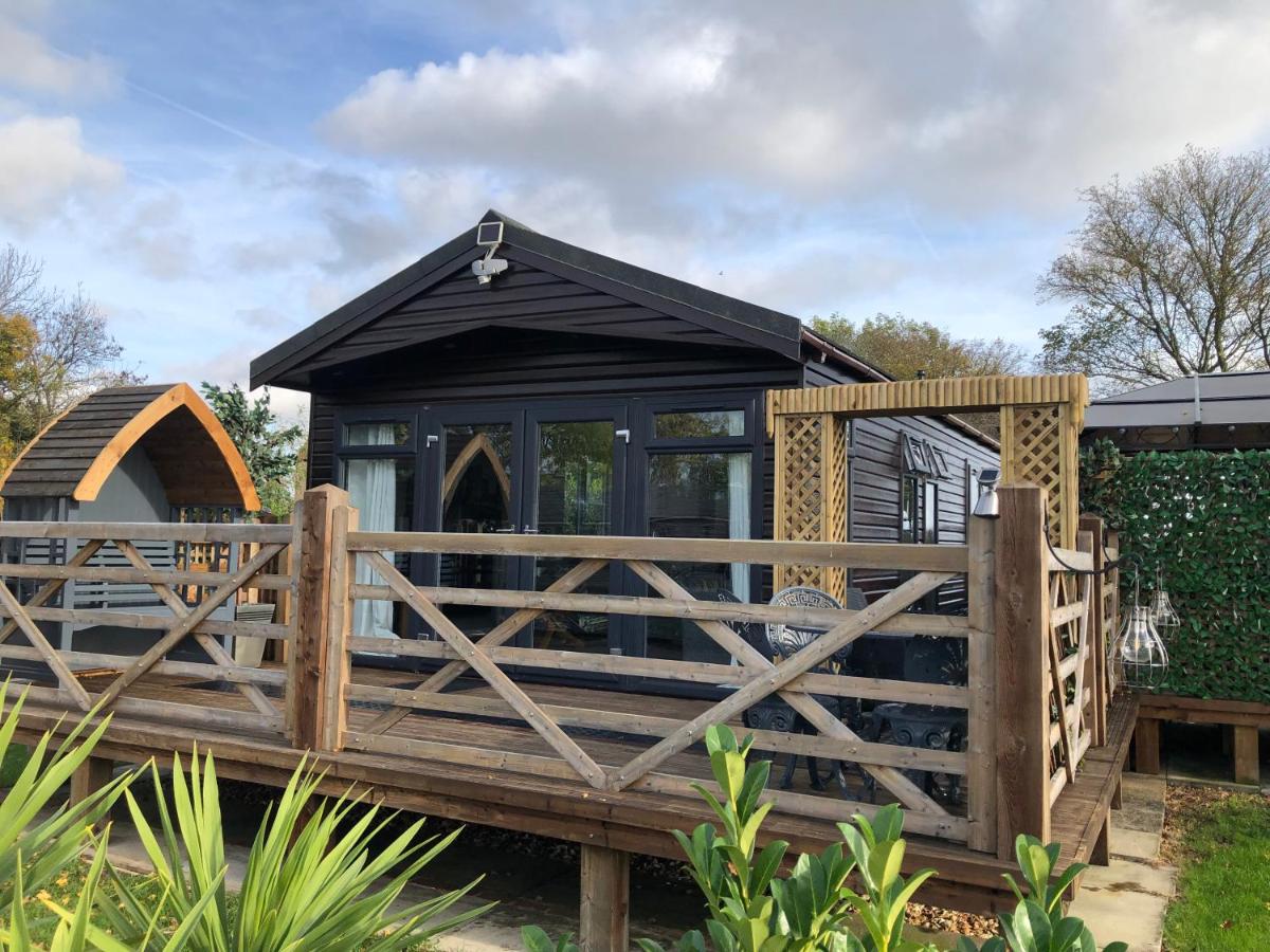 Holiday Lodge with Fishing